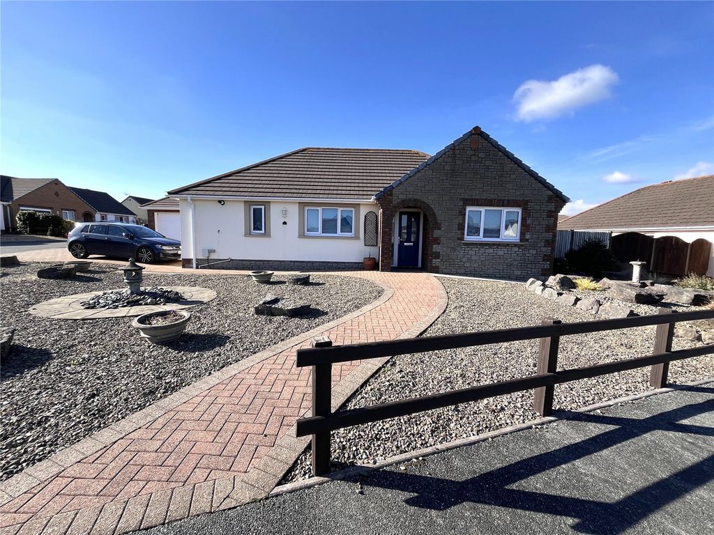 3 bed bungalow for saleCooks Close, Pembroke, Pembrokeshire SA71