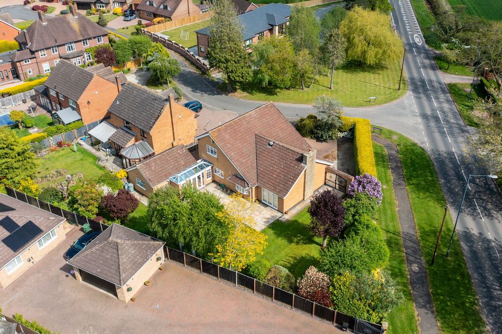 Additional image 4 of 3 bed detached house for saleSlade Close, Nuneaton CV11