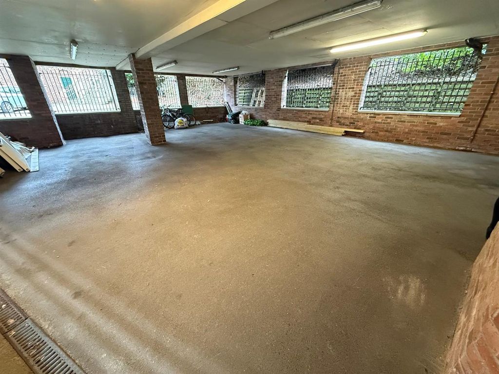 Additional image 10 of 2 bed flat for saleElizabeth Street, Macclesfield SK11