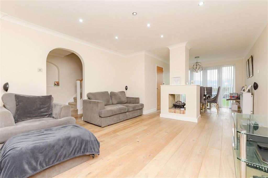 4 bed semi-detached house for saleNorthdown Road, Longfield, Kent DA3
