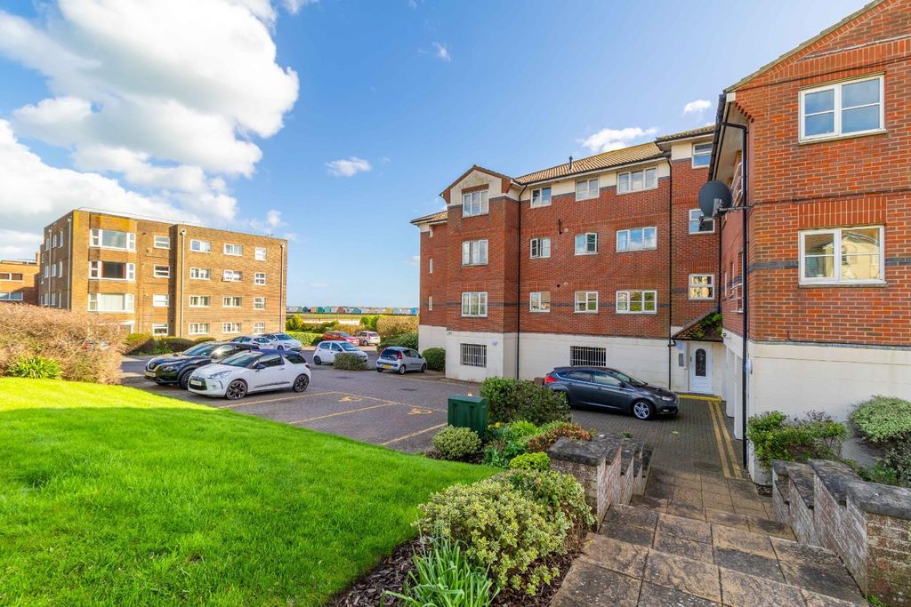 Additional image 21 of 2 bed flat for saleBrighton Road, Lancing BN15