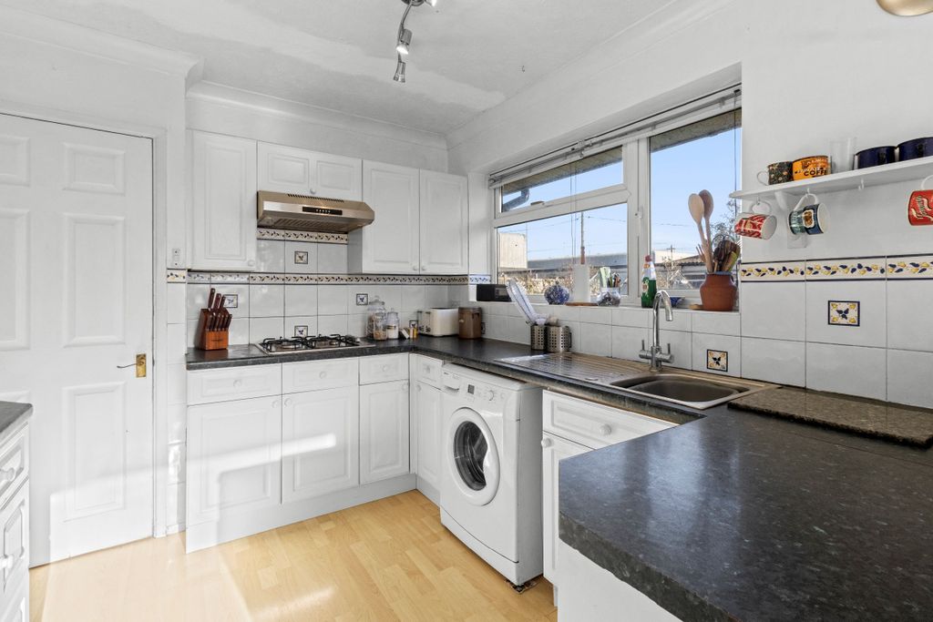 Additional image 8 of 4 bed chalet for saleRailway Road, Newhaven BN9