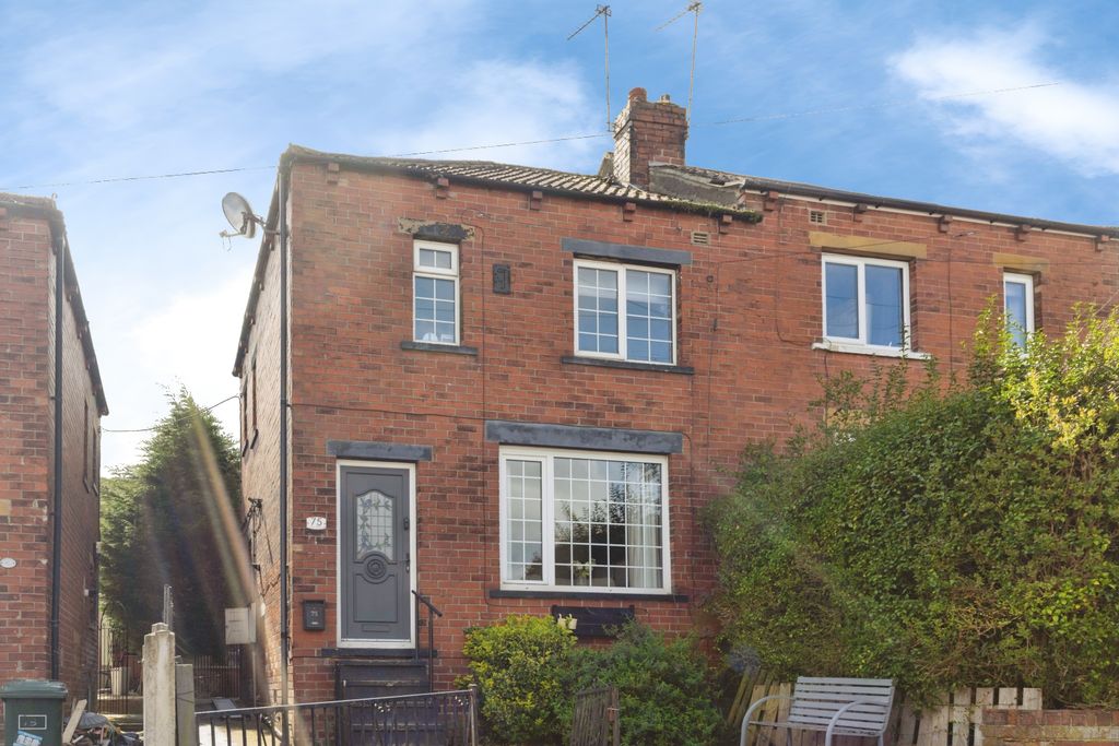 3 bed semi-detached house for saleCornmill Drive, Liversedge WF15