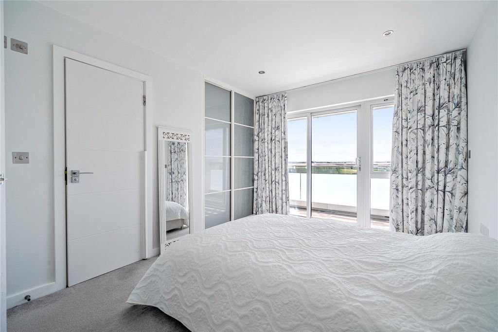 Additional image 9 of 2 bed flat for salePentire Avenue, Newquay, Cornwall TR7