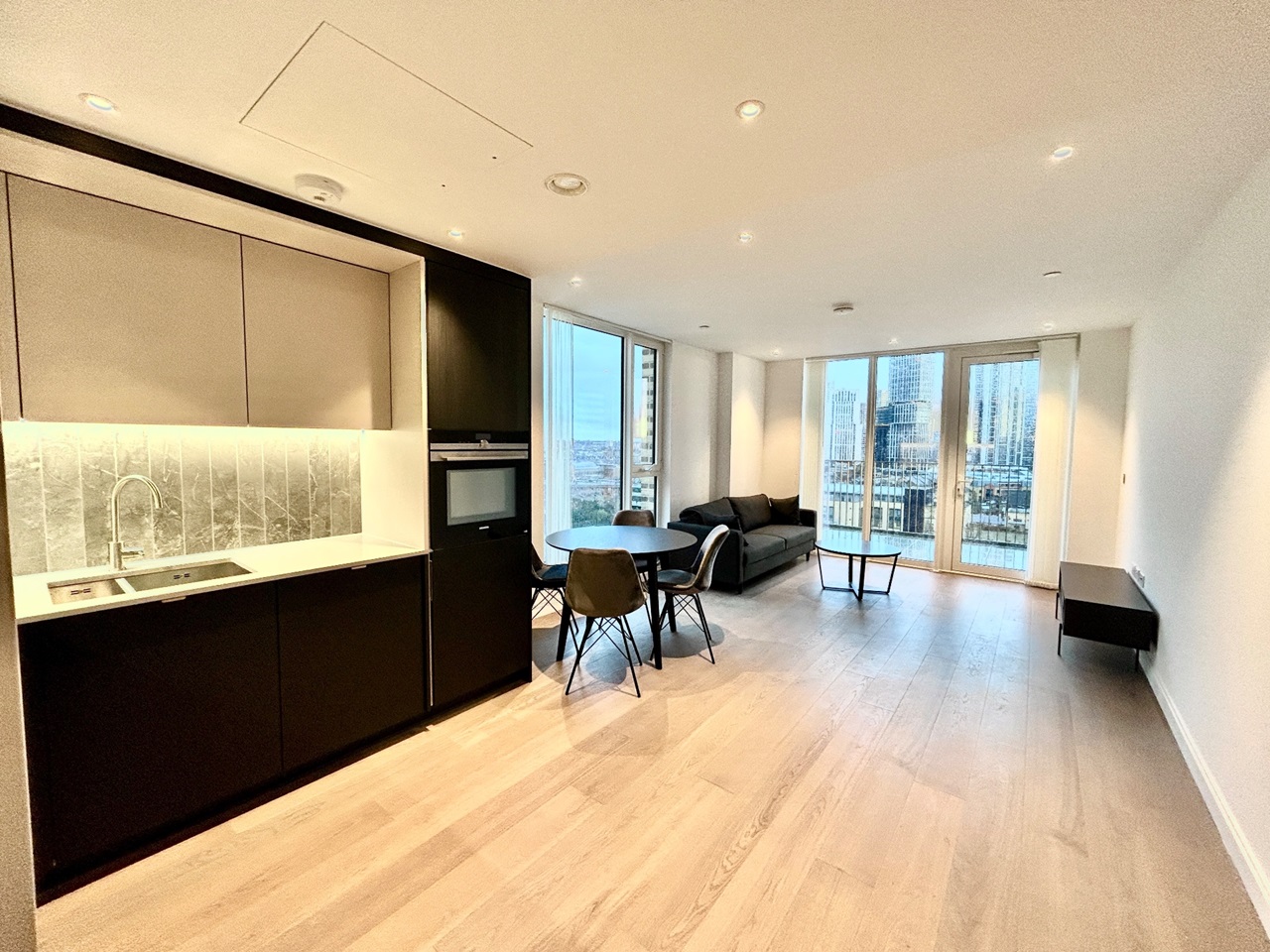 2 Bed Flat, Kennington Lane, SE11, N1 7GU photo 2