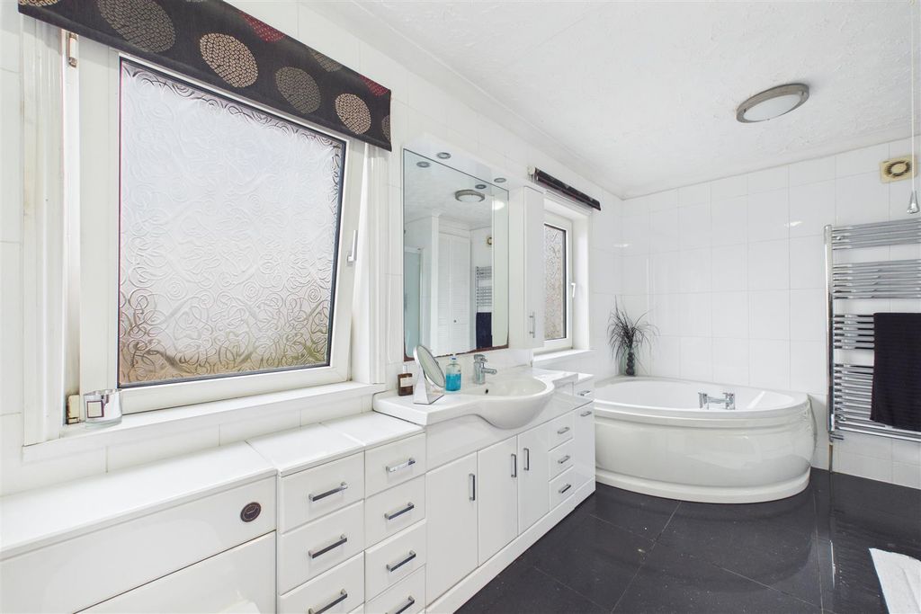 Additional image 13 of 7 bed detached house for saleLondon Road, Balderton, Newark NG24