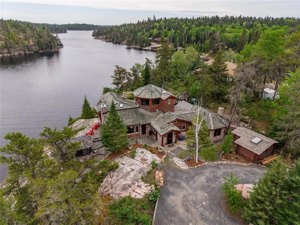 5 Heritage Lakefront Road