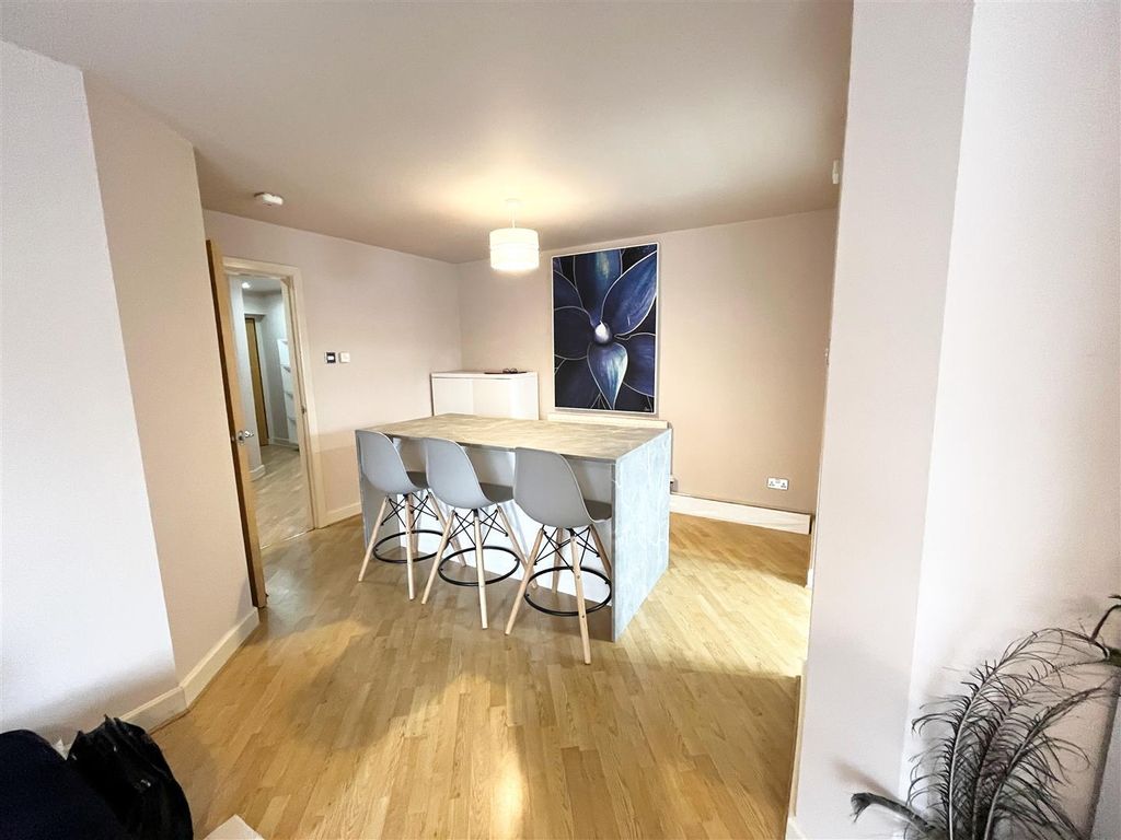 Additional image 5 of 2 bed flat for saleBrough Street West, Macclesfield SK11