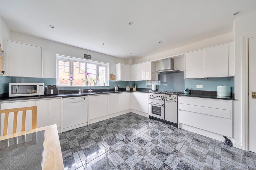 4 bed detached house for saleDarwin Close, Lee-On-The-Solent PO13 photo 2