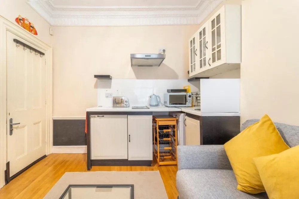 Studio Flat, Craven St, WC2N, N1 7GU photo 2