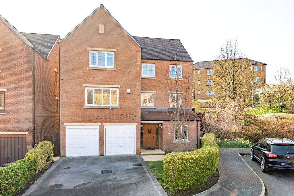 6 bed detached house for salePost Hill View, Pudsey, West Yorkshire LS28