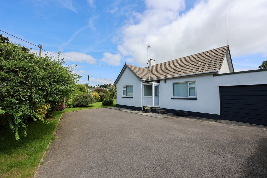 2 bed detached bungalow for saleEastcliffe Road, Par PL24