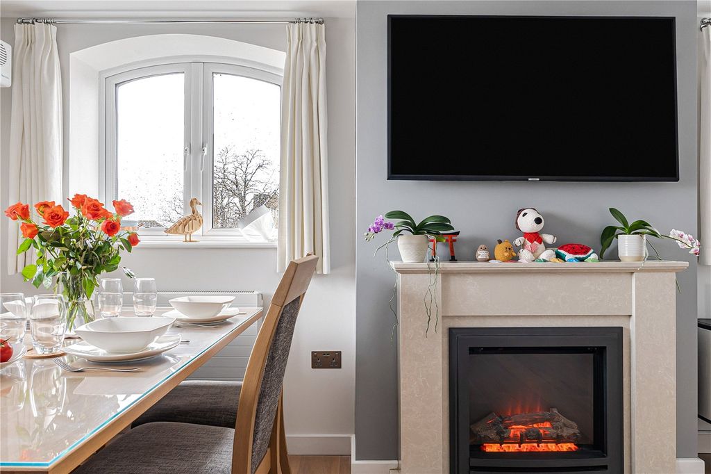 Additional image 8 of 2 bed flat for saleStation Road, Pulborough, West Sussex RH20