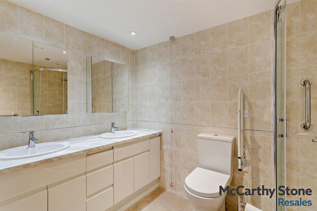 Additional image 6 of 2 bed flat for saleHollis Court, Castle Howard Road, Malton YO17