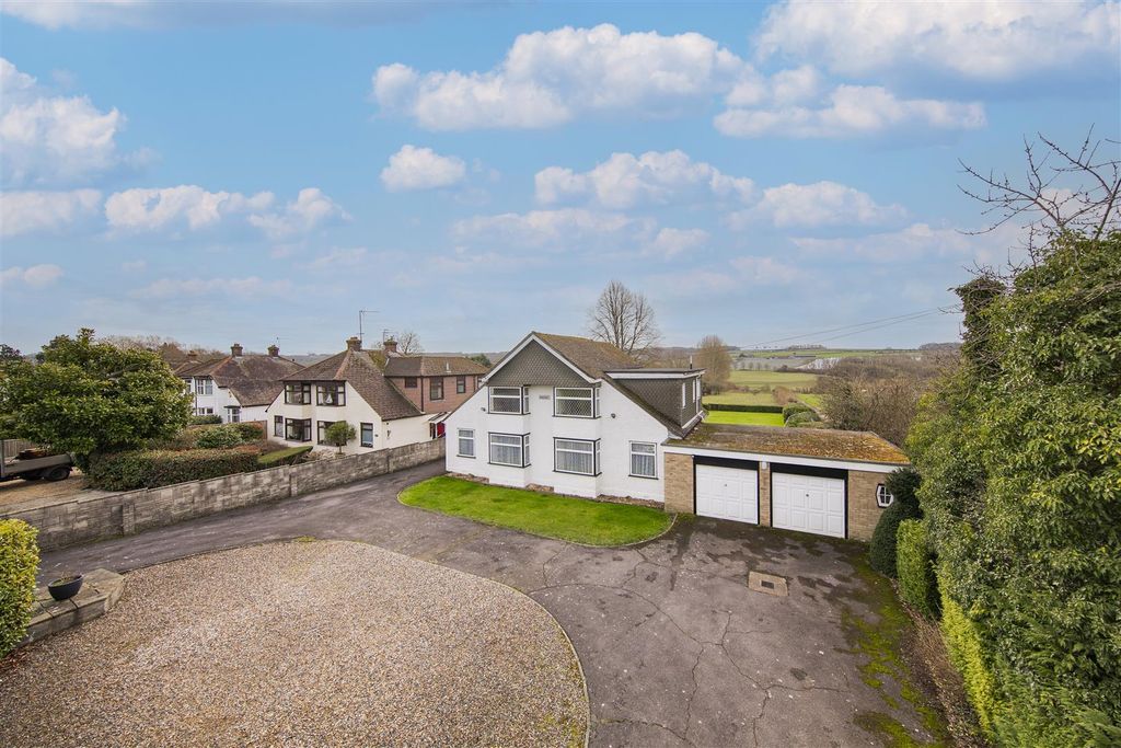5 bed detached house for saleTonbridge Road, Teston ME18