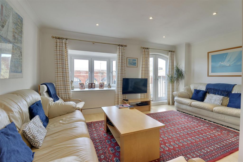 Additional image 5 of 4 bed town house for saleBroad Street, Old Portsmouth, Hampshire PO1