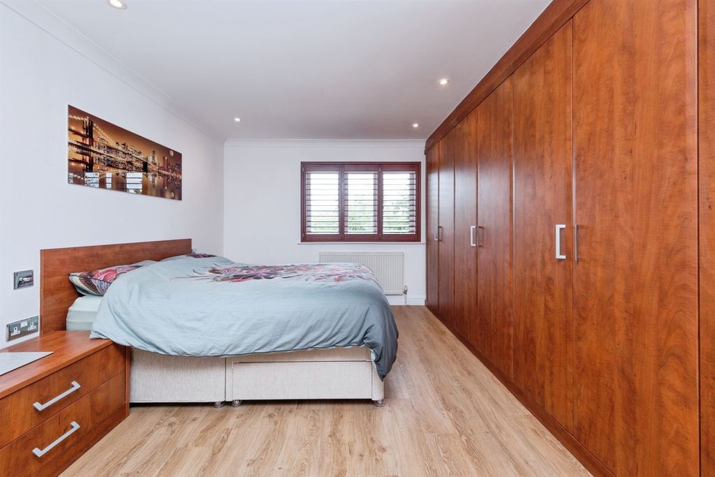 Additional image 17 of 4 bed detached house for saleTabard Gardens, Newport Pagnell MK16