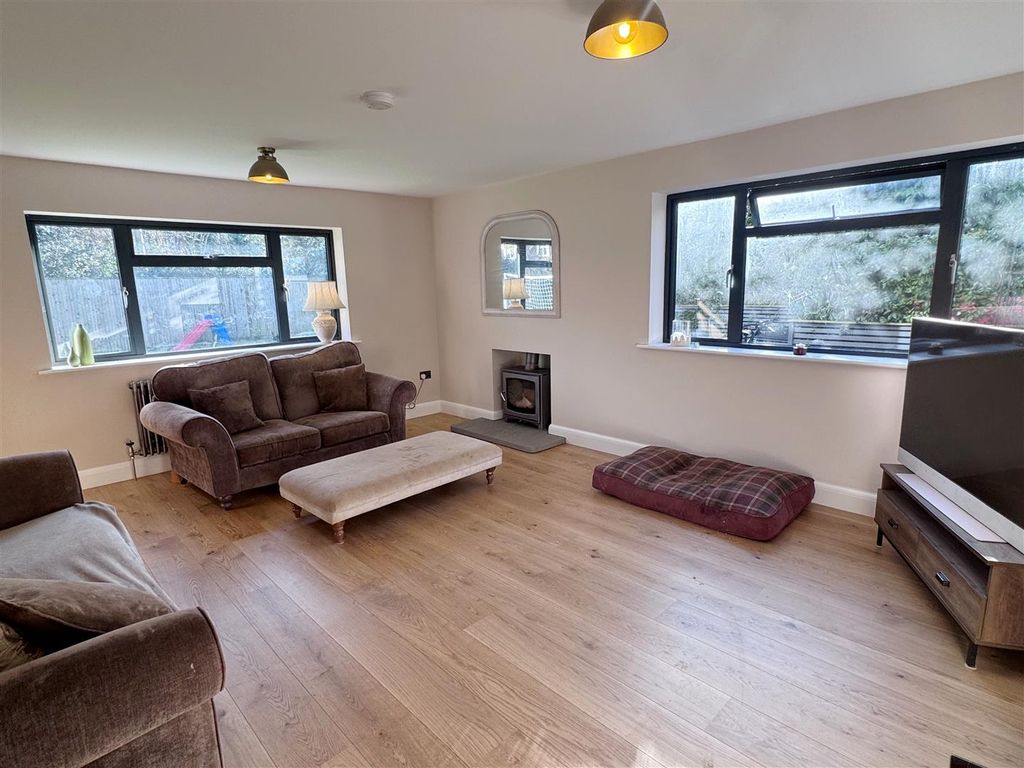Additional image 8 of 6 bed detached house for saleBuckingham Road, Newbury RG14