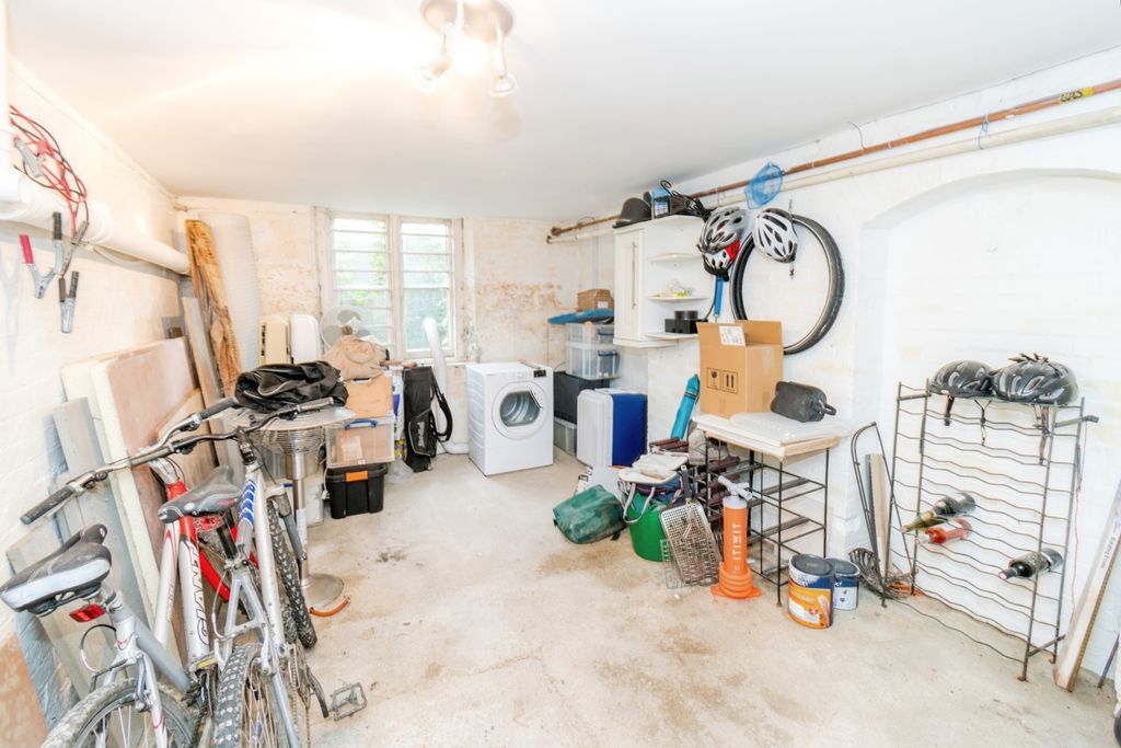 Additional image 11 of 3 bed flat for saleGosport Lane, Lyndhurst, Hampshire SO43