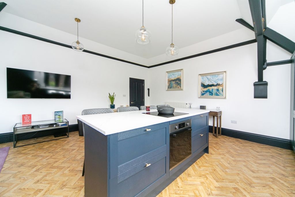 Additional image 4 of 2 bed flat for saleDevonshire Place, Prenton CH43