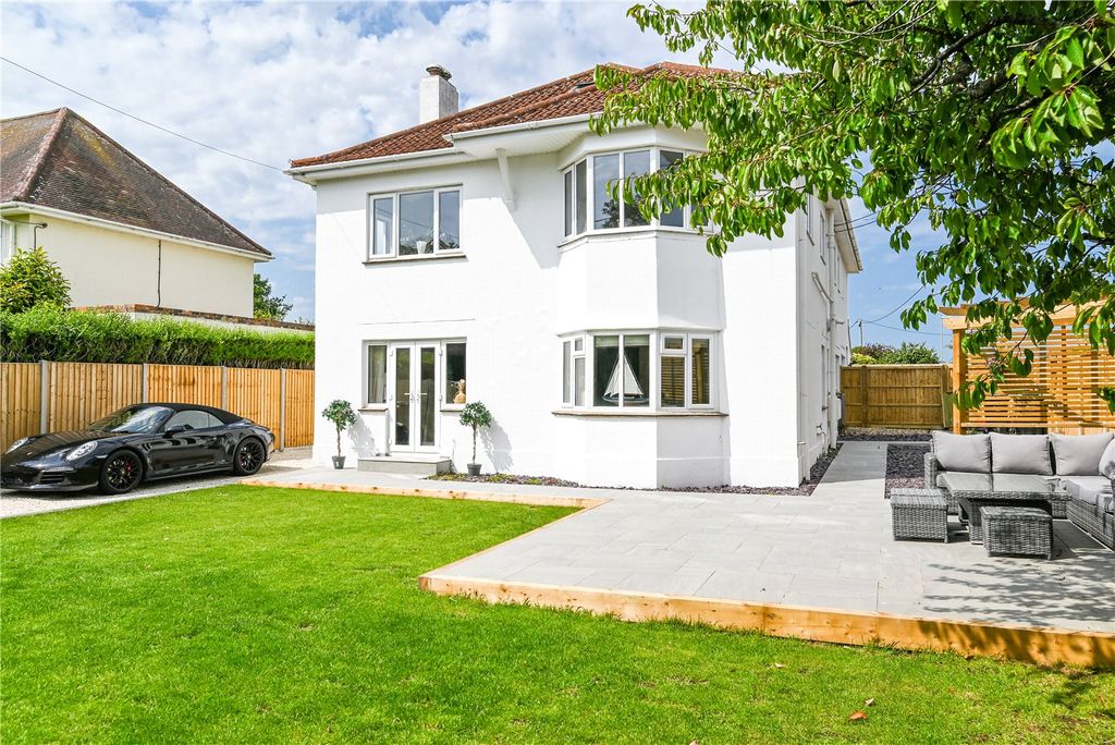2 bed flat for saleSeaward Avenue, Barton On Sea, New Milton, Hampshire BH25