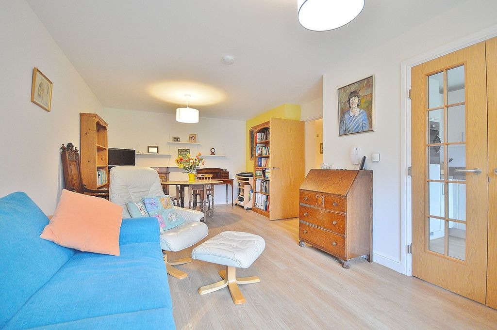 Additional image 4 of 1 bed flat for saleEaves Court, Princes Risborough HP27