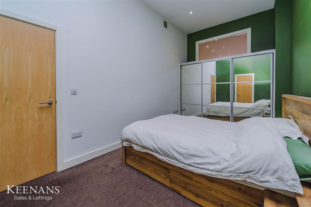 2 bed flat for saleMather Lane, Leigh WN7 photo 4