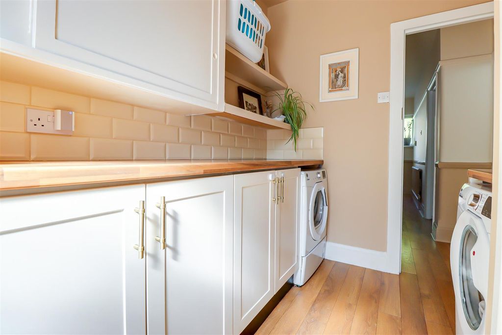 Additional image 10 of 3 bed semi-detached house for saleCheltenham Drive, Leigh-On-Sea SS9