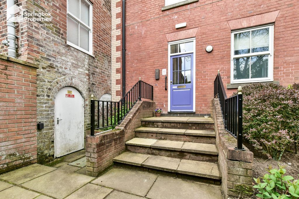 Additional image 9 of 1 bed flat for saleUpton Mount, 125 Prestbury Road, Macclesfield, Cheshire SK10