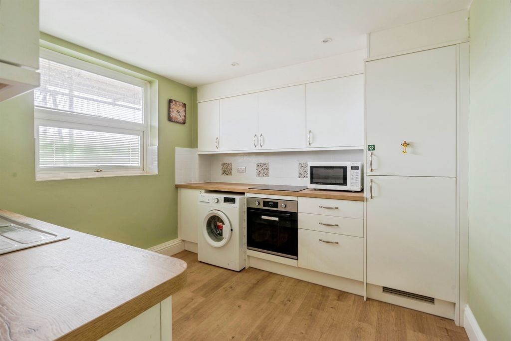 Additional image 7 of 2 bed flat for saleBrighton Road, Lancing BN15