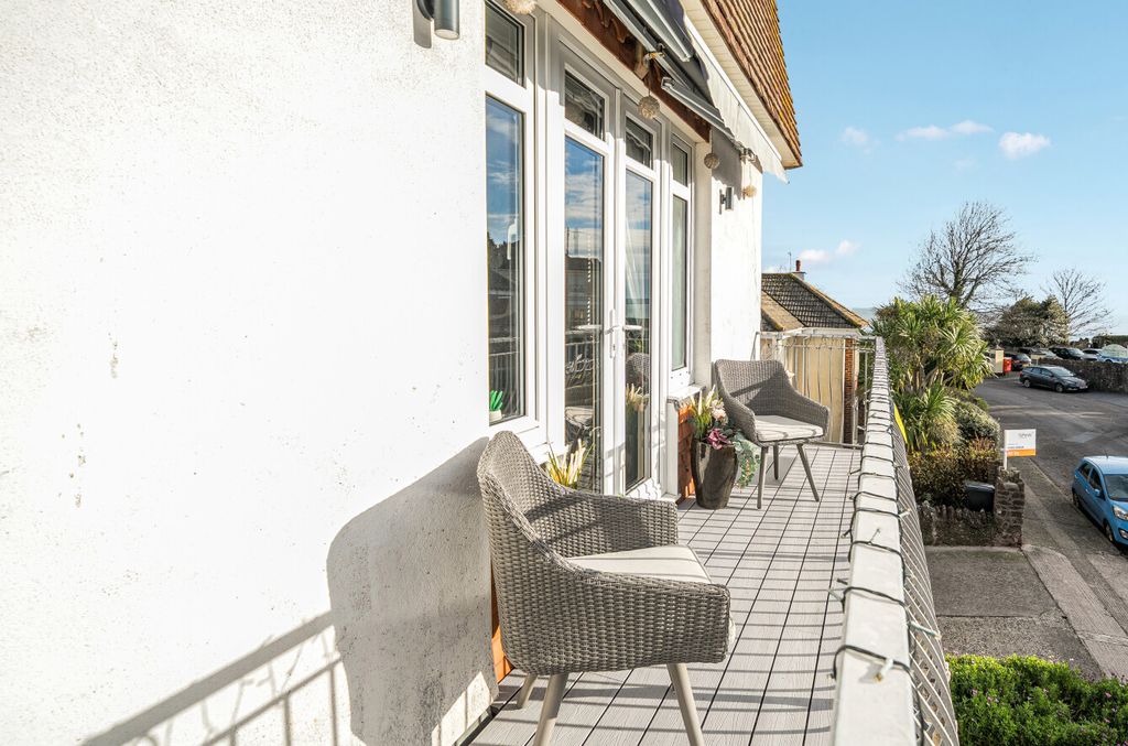 4 bed maisonette for saleCliff Road, Paignton, Devon TQ4