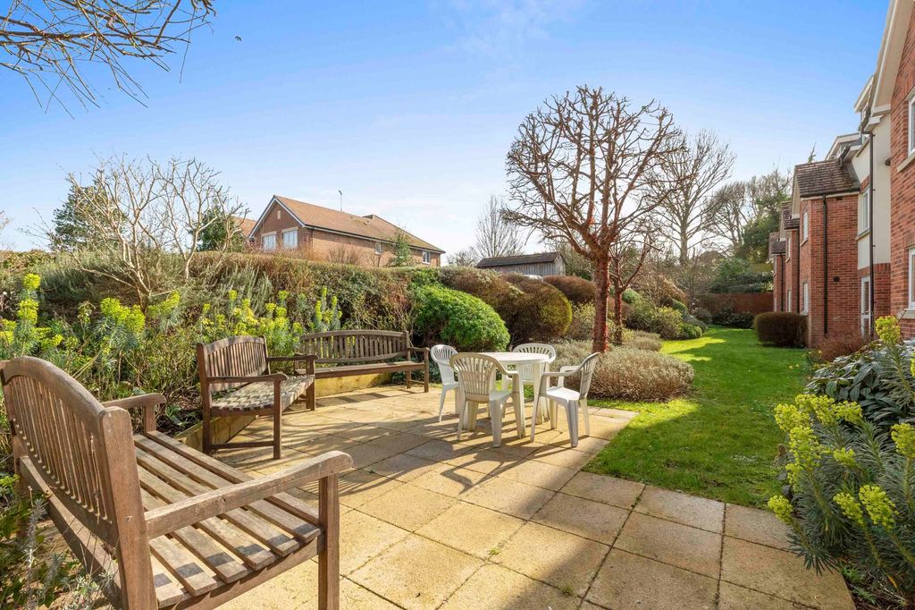 Additional image 11 of 2 bed flat for saleWellington Avenue, Princes Risborough HP27