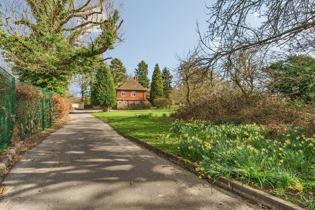 6 bed detached house for saleSt. Piers Lane, Lingfield RH7