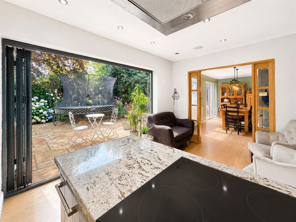 Additional image 6 of 5 bed detached house for saleElm Close, Newark NG24