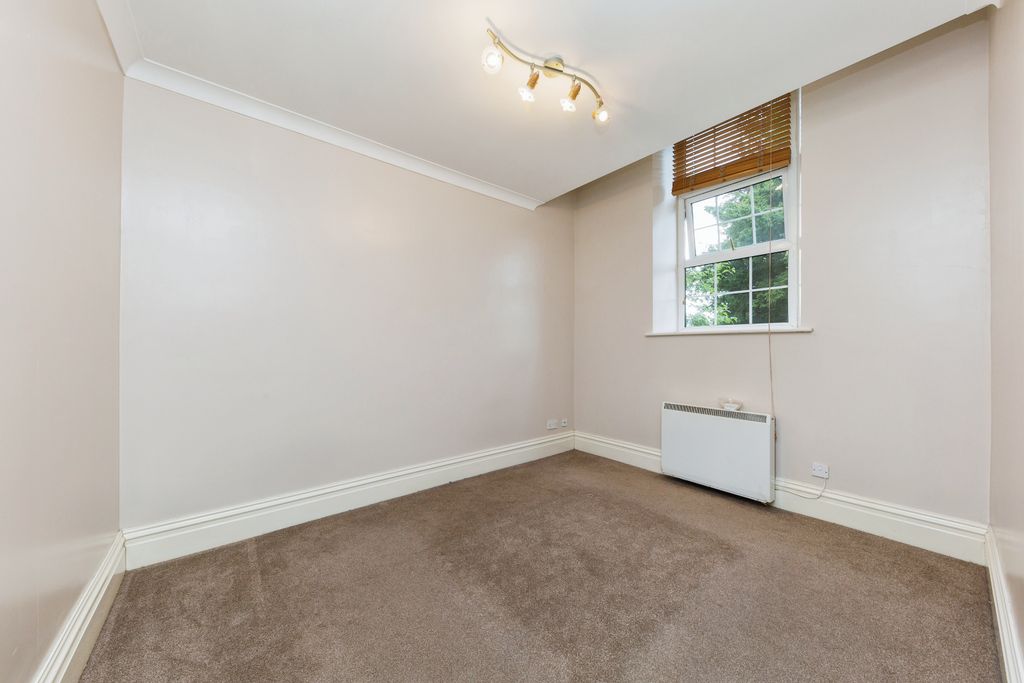 Additional image 11 of 2 bed flat for saleThe Uplands, Bishopton Drive, Macclesfield, Cheshire SK11