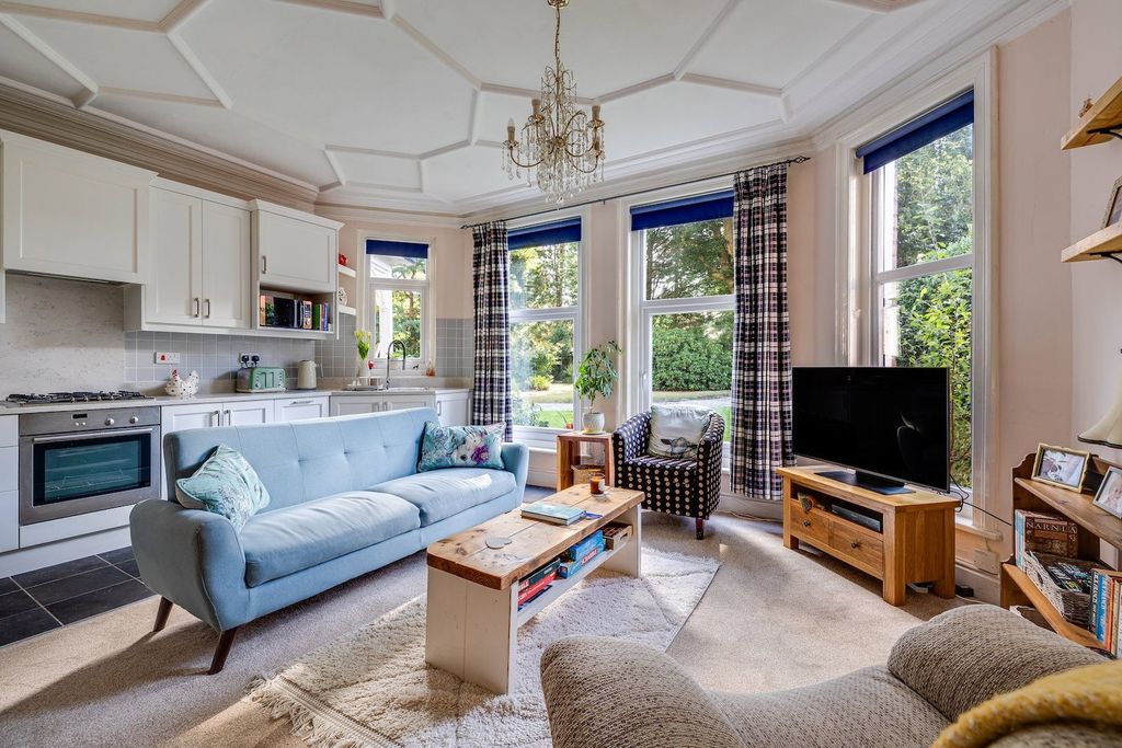 2 bed flat for saleDalefords Lane, Whitegate, Northwich CW8 photo 3