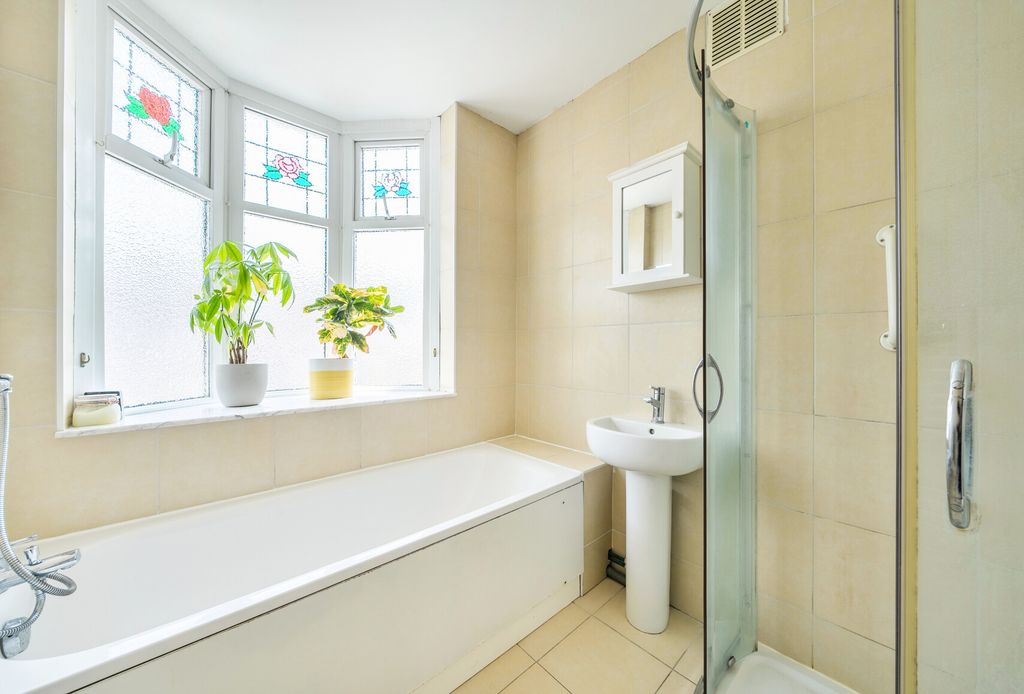Additional image 17 of 3 bed semi-detached house for saleArundel Avenue, Morden SM4