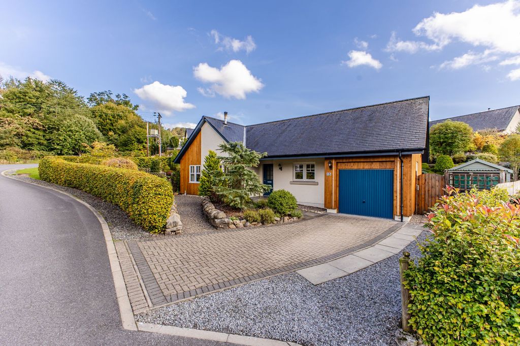 4 bed detached bungalow for saleSchool Loan, Croftinloan PH16