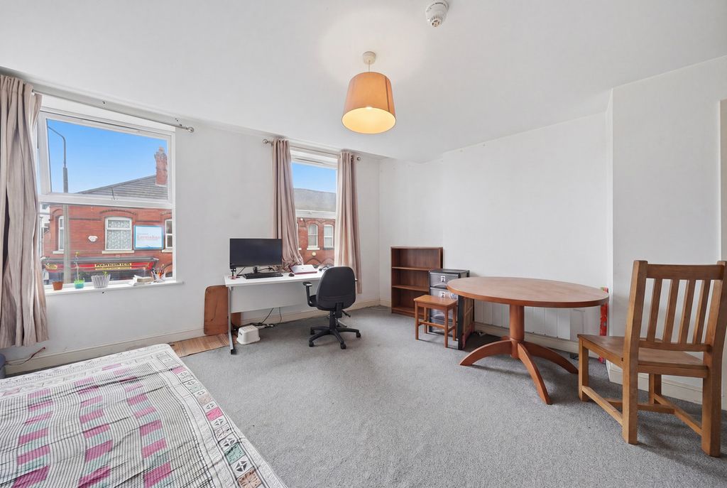 2 bed flat for saleManchester Road, Northwich CW9 photo 4