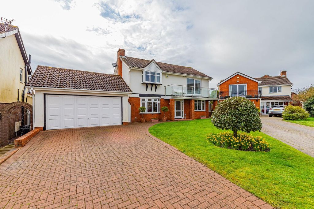 4 bed detached house for saleWhitcliffe Drive, Penarth CF64