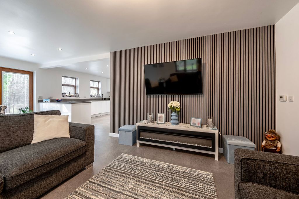 Additional image 4 of 6 bed detached house for saleChestnut Avenue, Oulton Broad NR32