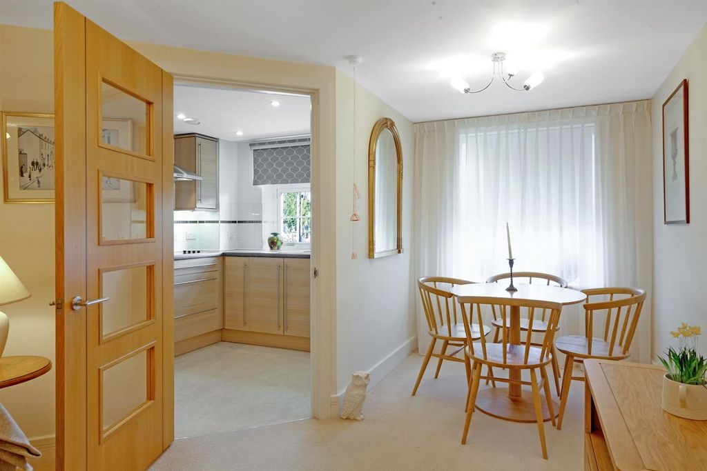 Additional image 7 of 1 bed flat for saleWeighbridge Court, 301 High Street, Chipping Ongar, Essex CM5