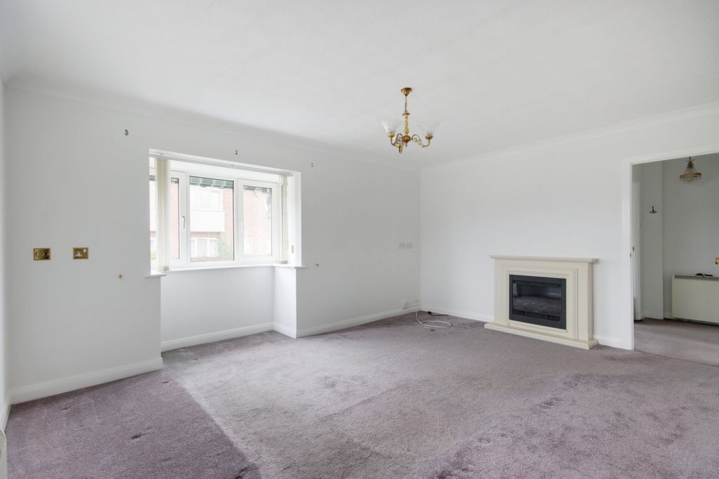 2 bed flat for saleCavendish Square, Bramblefield Estate, Longfield DA3 photo 5