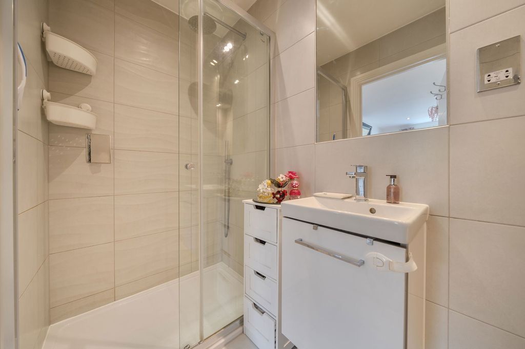 Additional image 11 of 2 bed flat for saleBruce Grove, Orpington BR6