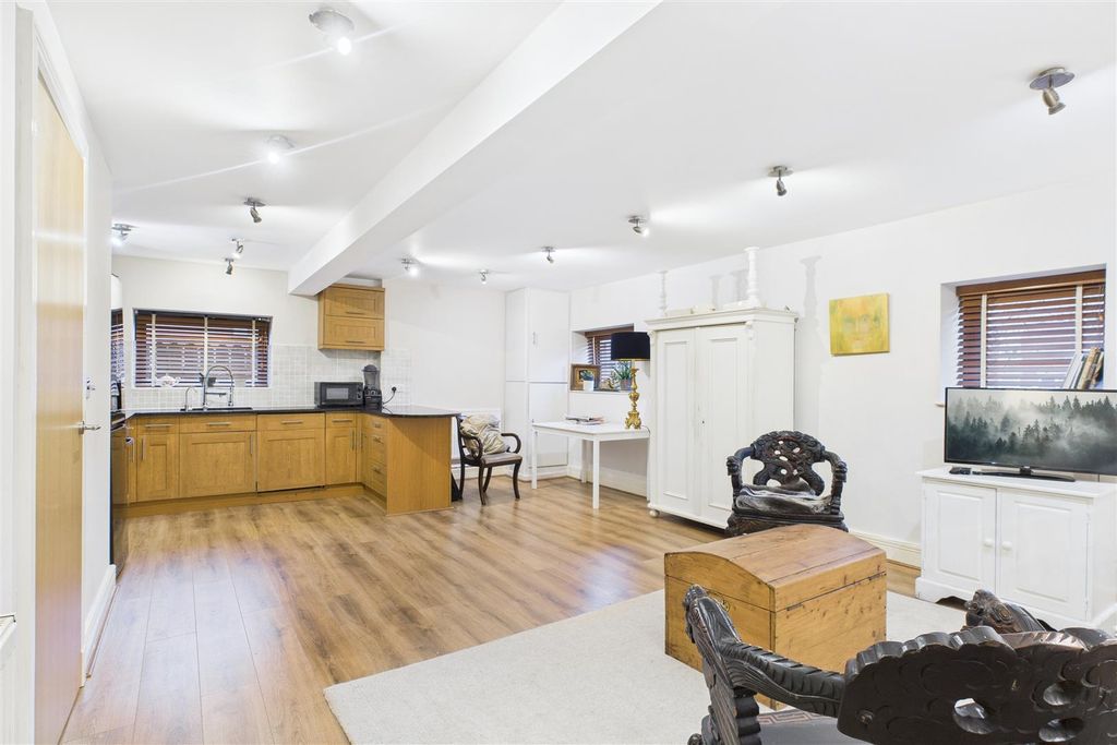 Additional image 5 of 2 bed flat for saleGeorge Street, Newark NG24