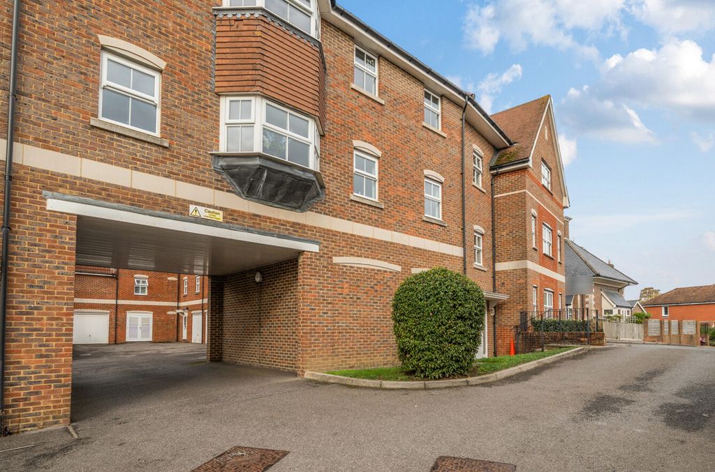 Additional image 14 of 2 bed flat for saleRiverside, Codmore Hill, Pulborough RH20