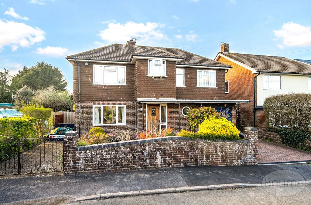 4 bed detached house for saleThe Causeway, Petersfield, Hampshire GU31