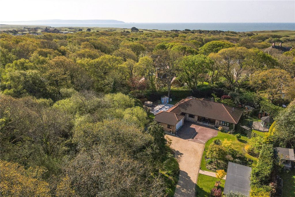 4 bed bungalow for saleBarton Common Lane, Barton On Sea, New Milton, Hampshire BH25