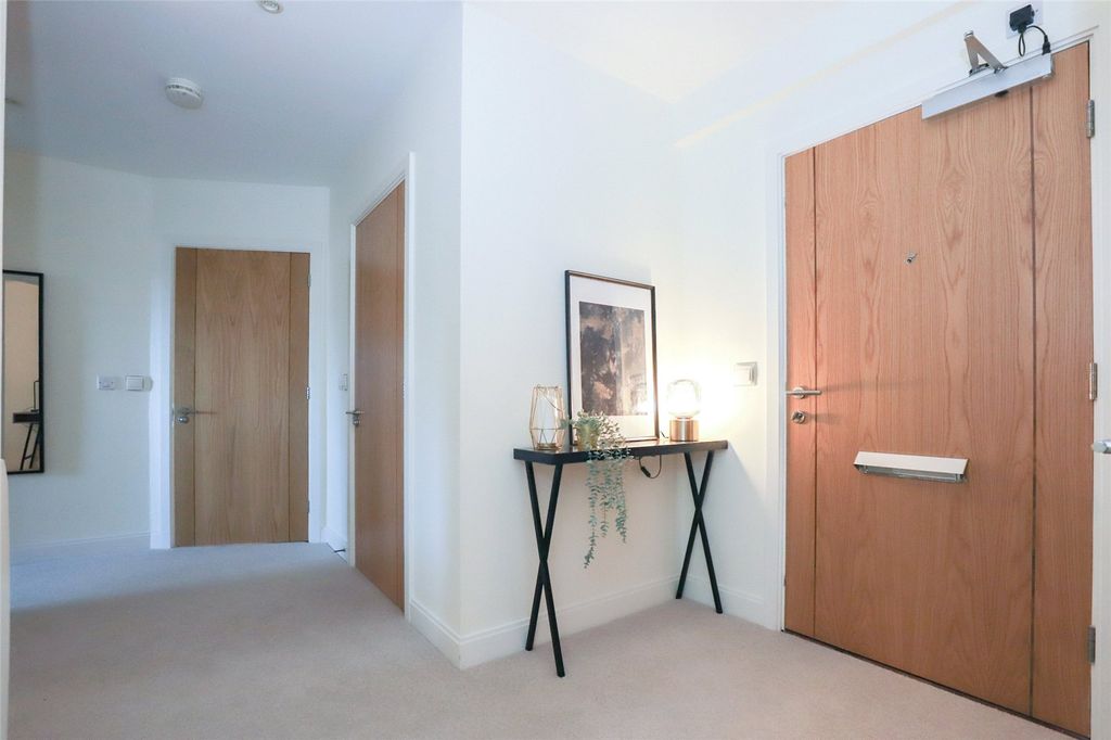 Additional image 7 of 2 bed flat for saleHawkesbury Place, Stow On The Wold, Cheltenham, Gloucestershire GL54