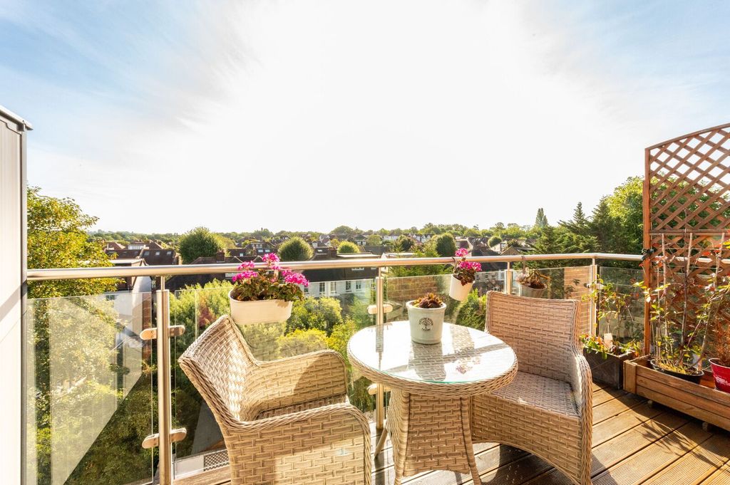Additional image 11 of 3 bed flat for saleCoombe Road, New Malden KT3